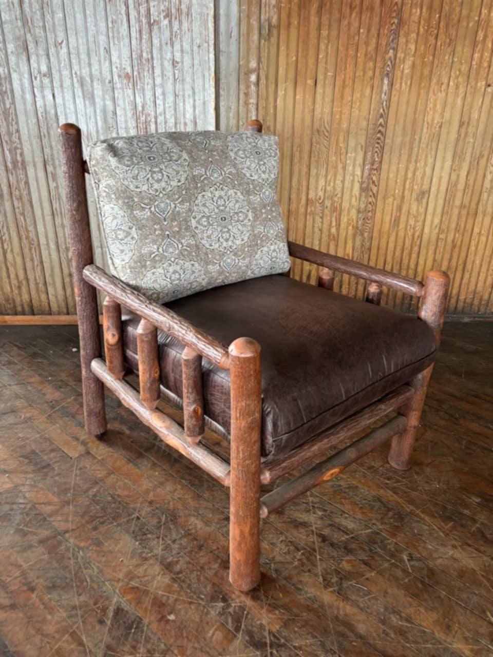 Old Faithful Lounge Chair - FREE SHIPPING