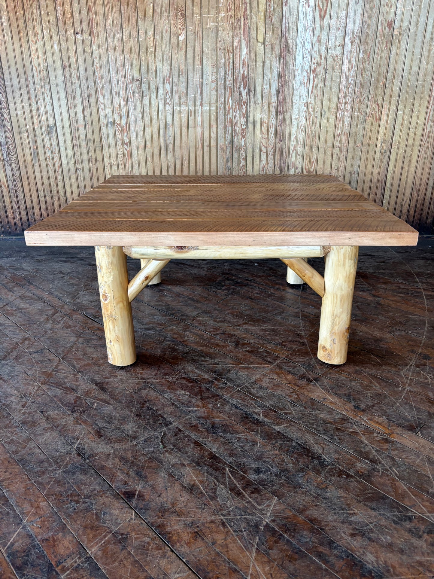 Barn wood Coffee Table - FREE SHIPPING