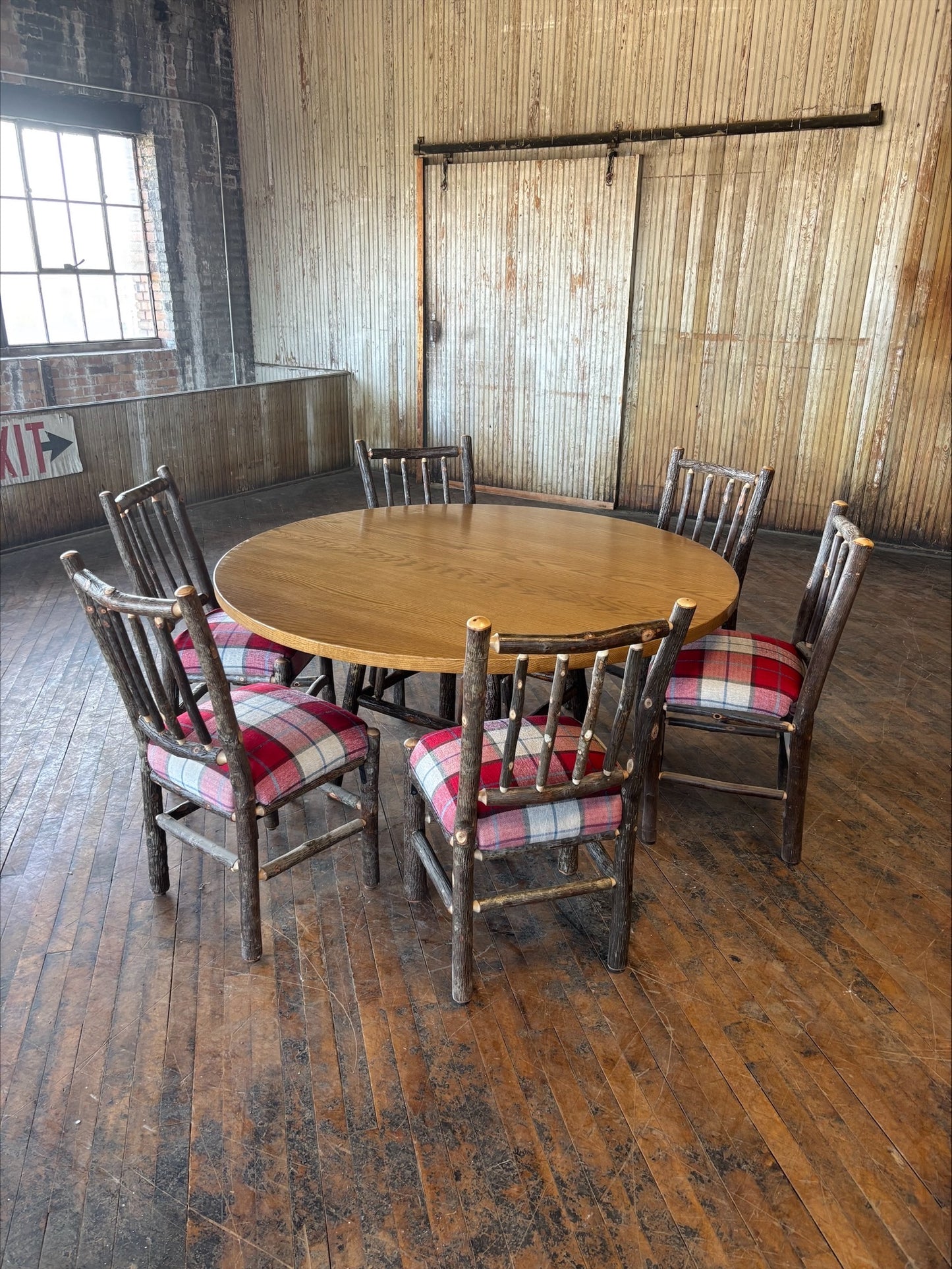 Oak Dining Table and 6 Chair Set - FREE SHIPPING